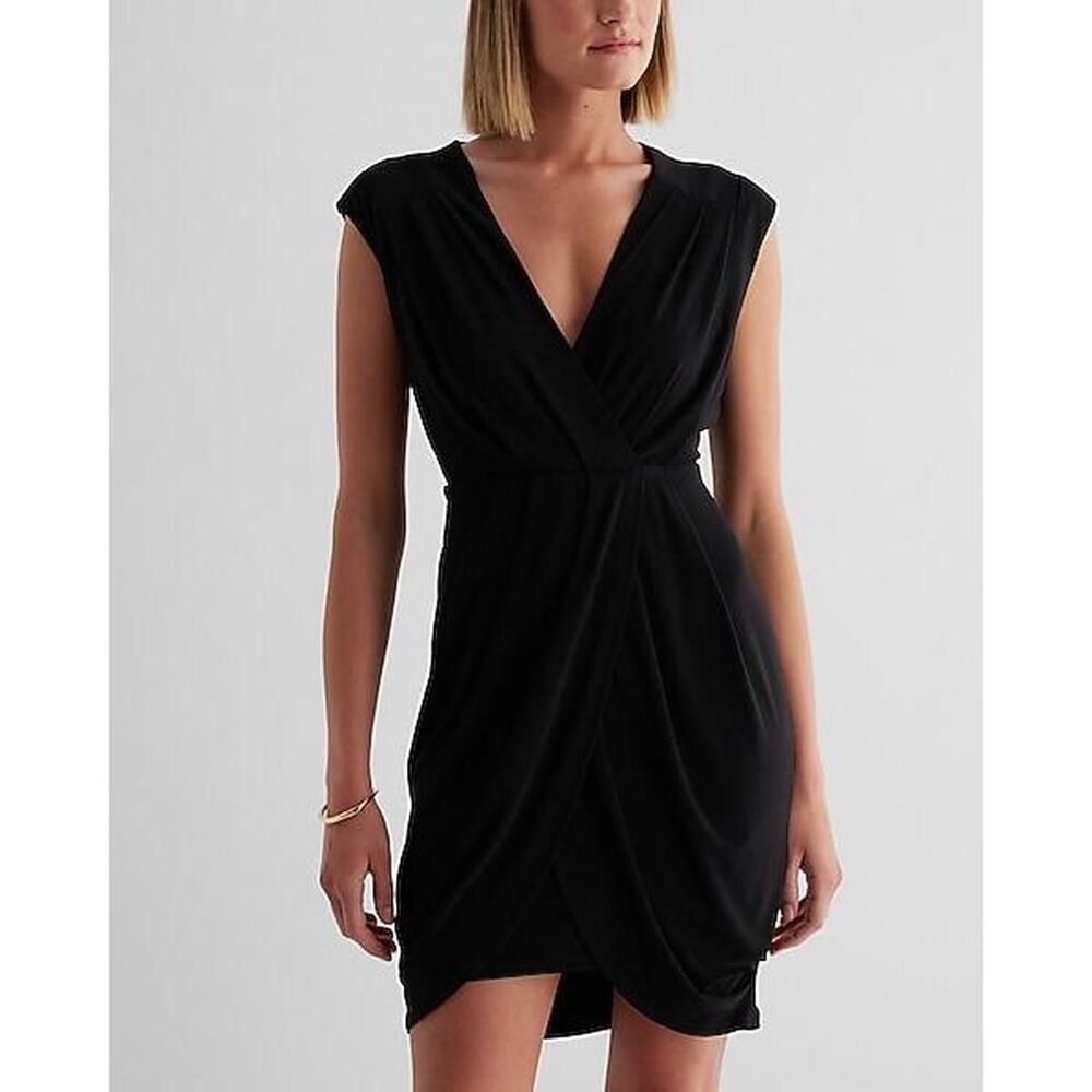 New Express Black V-Neck Faux Wrap Pleated Mini Sheath Dress Size S
